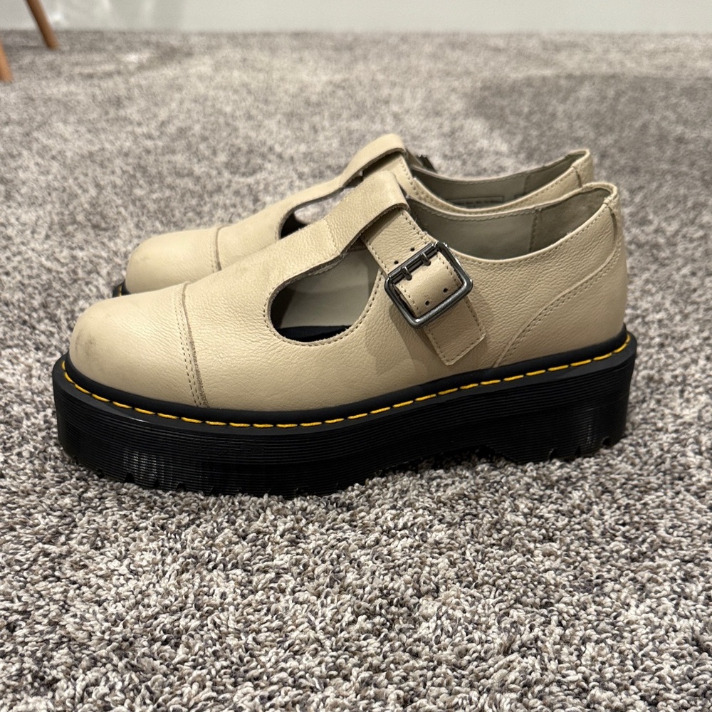 Women’s cream doc marten platform Mary Jane